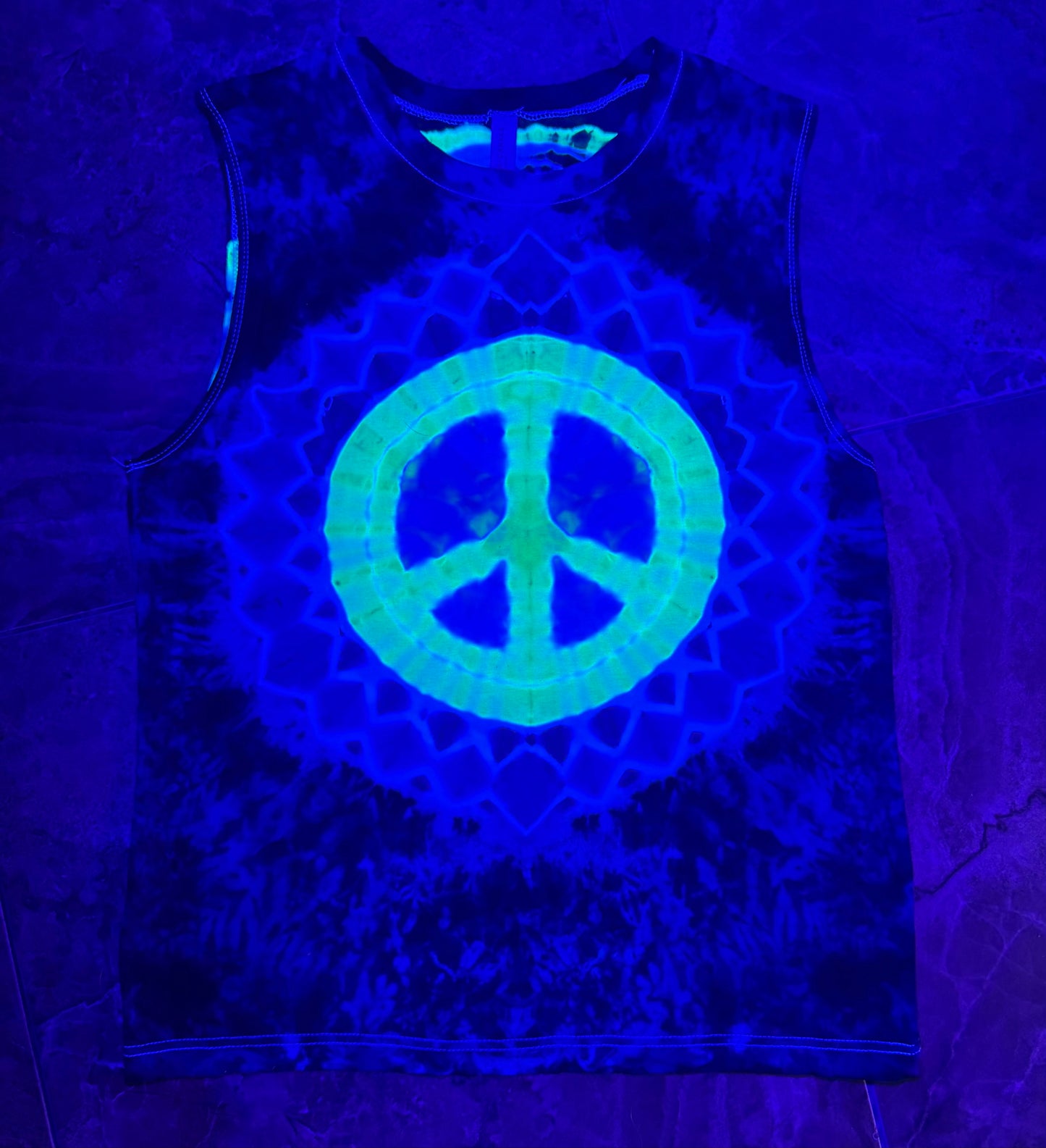 Size M Muscle Tank “Peace” UV REACTIVE